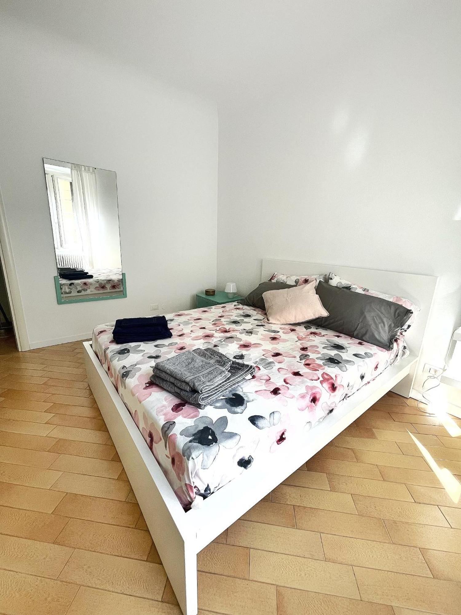 Apartamento Ampio E Accogliente Bilocale - Fara 1, Porta Nuova Milán Exterior foto